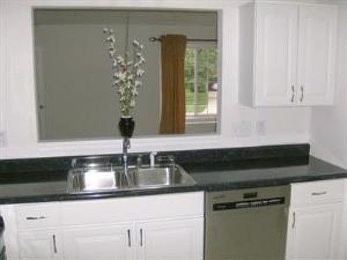 4th image of 385 Wyndham Dr