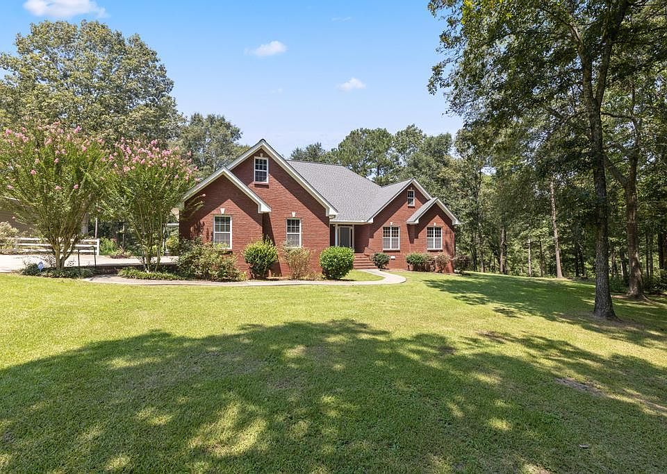 1st image of 23 Briar Wood Dr