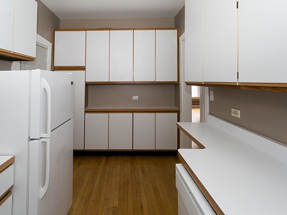 4th image of 1319-319 Oak Ave #C3