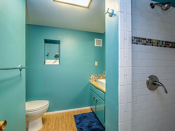 3rd image of 5518 N Lynwood Pl