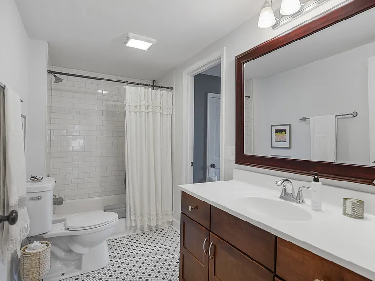1022 Lischey Ave — Photo 10