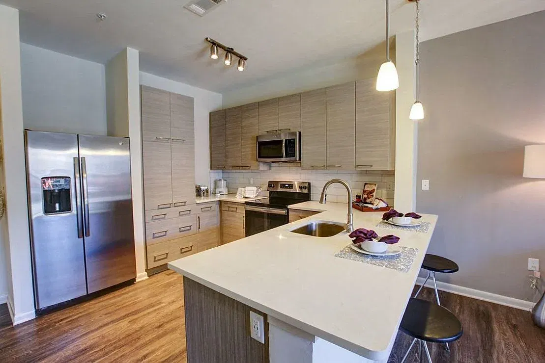 1 bed, 900 sqft, $3,200 — Photo 3