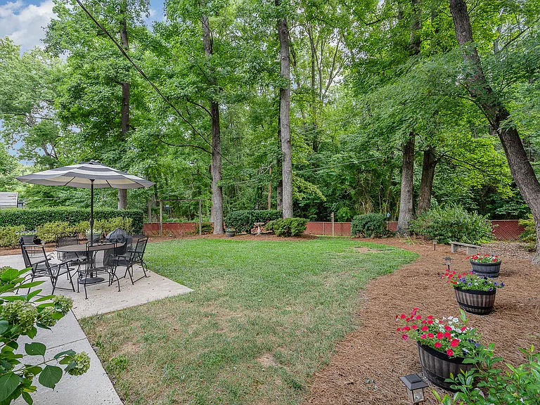 6529 Idlebrook Dr — Photo 4