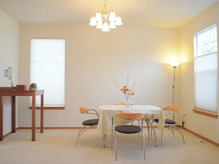 551 Quincy Ave NE — Photo 6