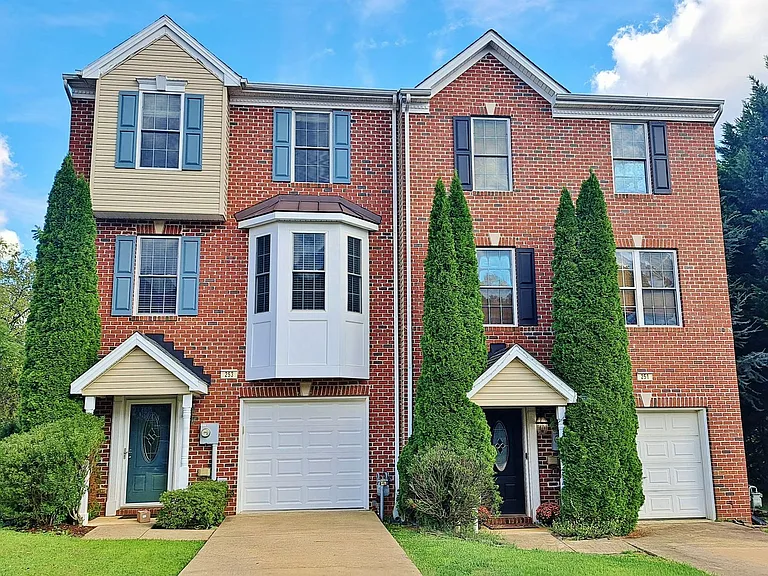253 N Front St — Photo 1
