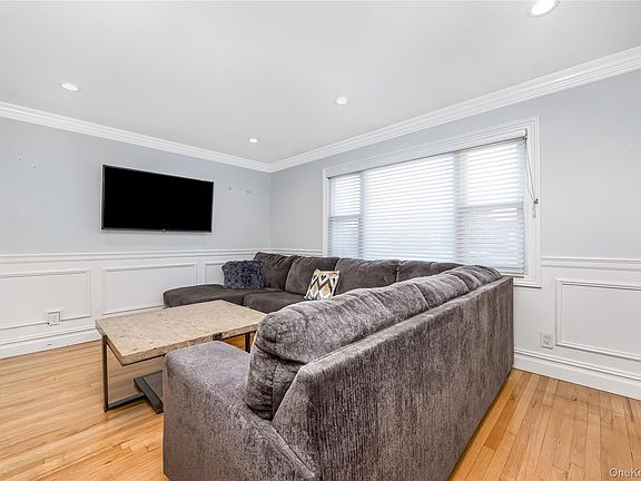 4th image of 53 Lincoln Boulevard
