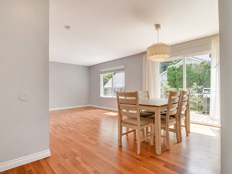 16920 Tulip Ln — Photo 6
