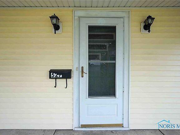 3rd image of 527 W Lincoln St