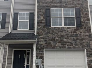 240 Crown Ct, Waynesboro, PA