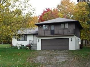 8460 Sharp Ln, Chesterland, OH