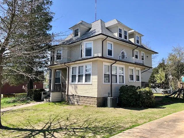65 Oak St #1 — Photo 1