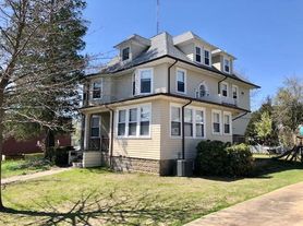 65 Oak St, Newton Upper Falls, MA