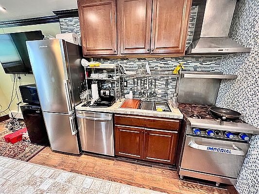 1st image of 214 Edgecombe Ave APT 1