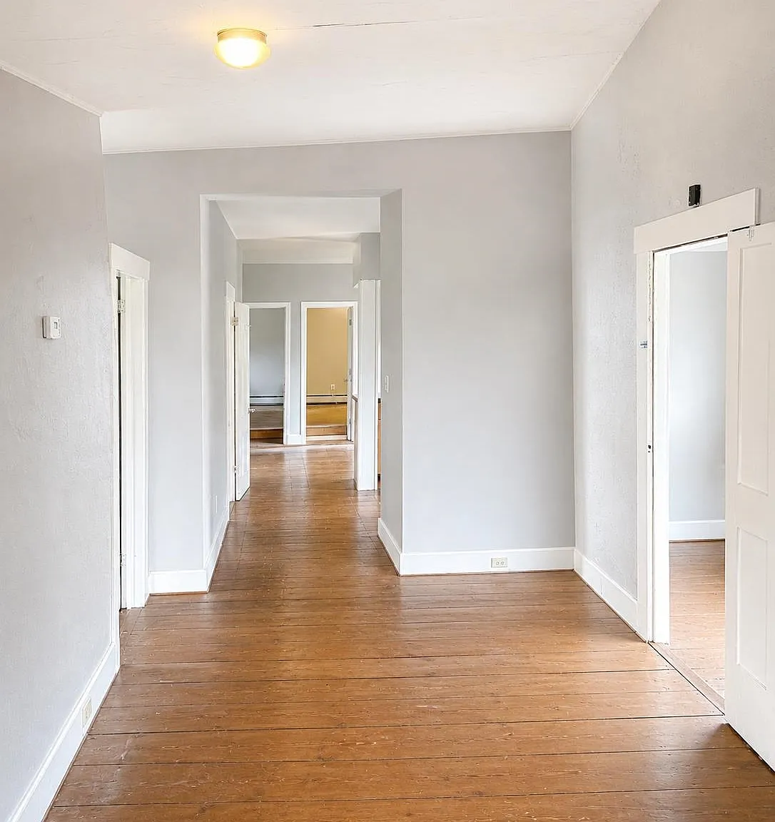 3 bed, 1.5 bath, 1200 sqft, $2,350 — Photo 4