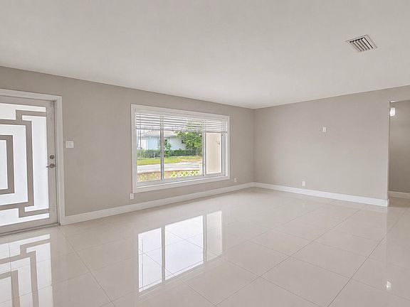 4th image of 7180 NW 10th Ct