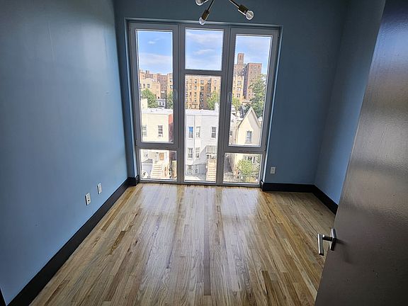 3rd image of 1849 Cross Bronx Expy #4A