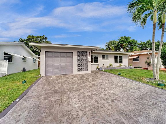 4th image of 4703 NW 44th Court