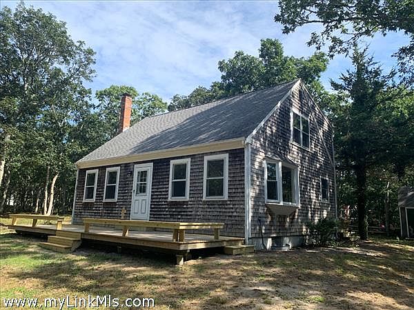 7 Whalers Walk, Edgartown