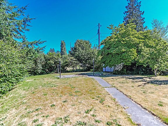 2nd image of 869 S Summit Ave