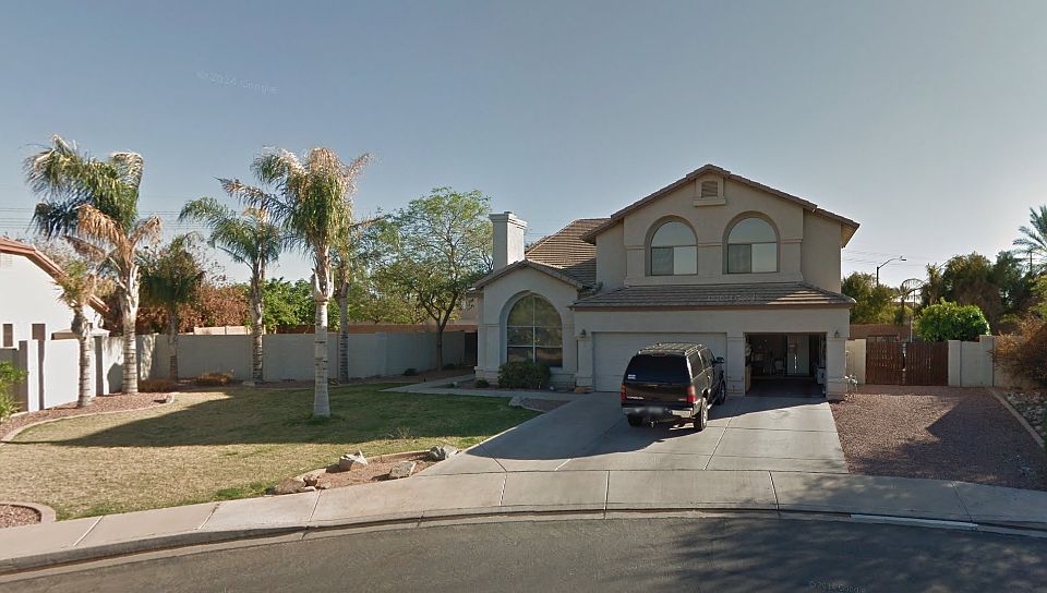2nd image of 835 E Liberty Ln