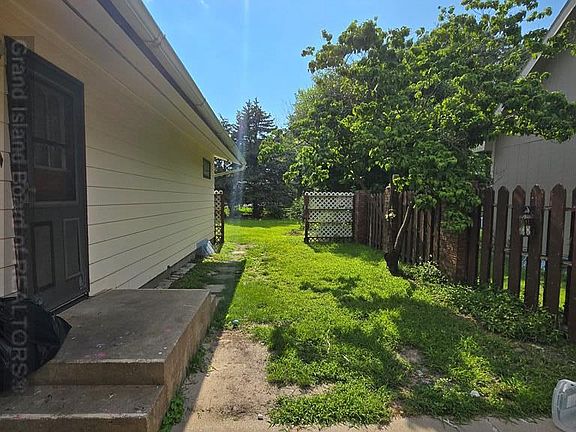4th image of 1428 N Hancock Ave