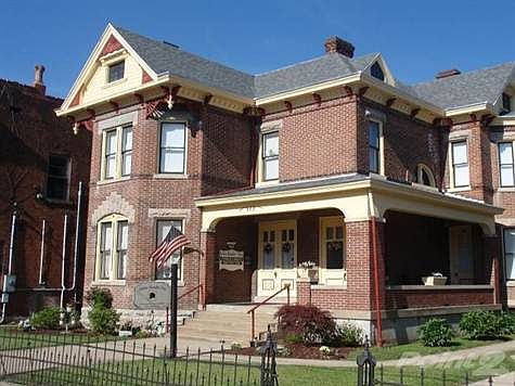 2nd image of 113 S Walnut St