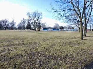 691 W Ambrose St, Saint Anne, IL 60964