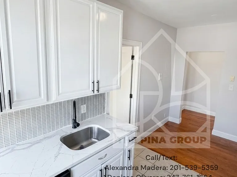 Monroe Pl — Photo 2