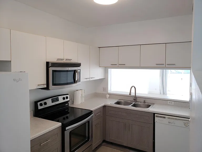 4963 SW 31st Ter #4963 — Photo 4