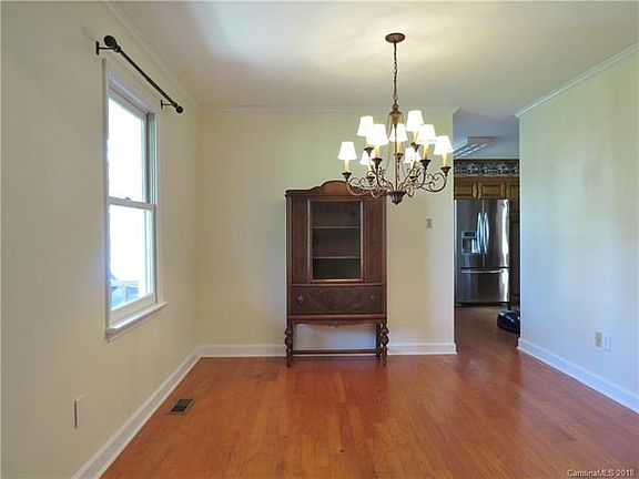 4th image of 170 Pasture Dr
