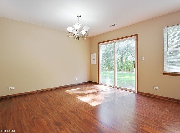 5th image of 15 Forest Wood Ln #15