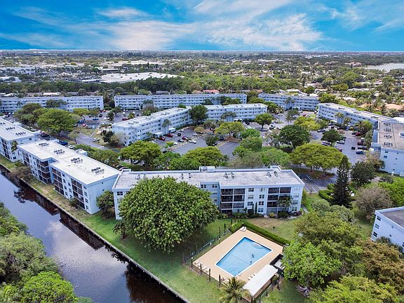 3rd image of 104 Royal Park Drive #1G