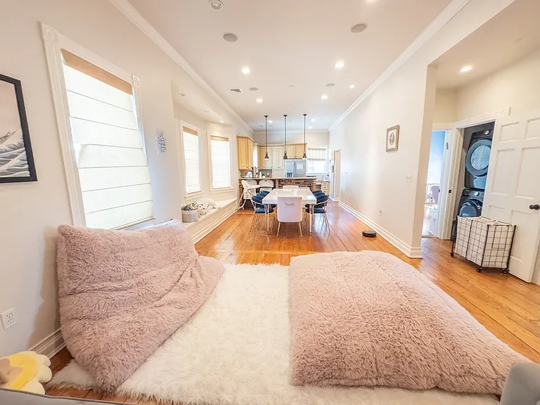 589 Franklin St #3 — Photo 3