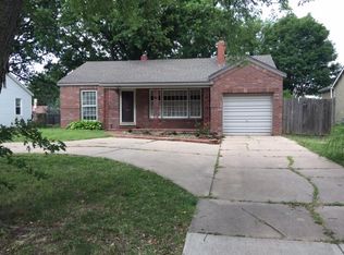 125 S Parkwood Ln, Wichita, KS 67218