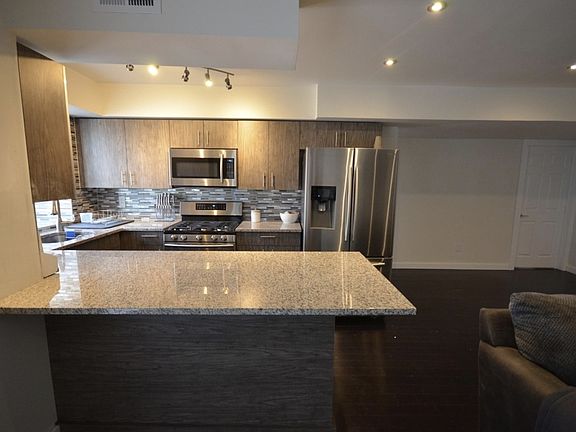 4th image of 85 Elmwood Park Dr APT 21