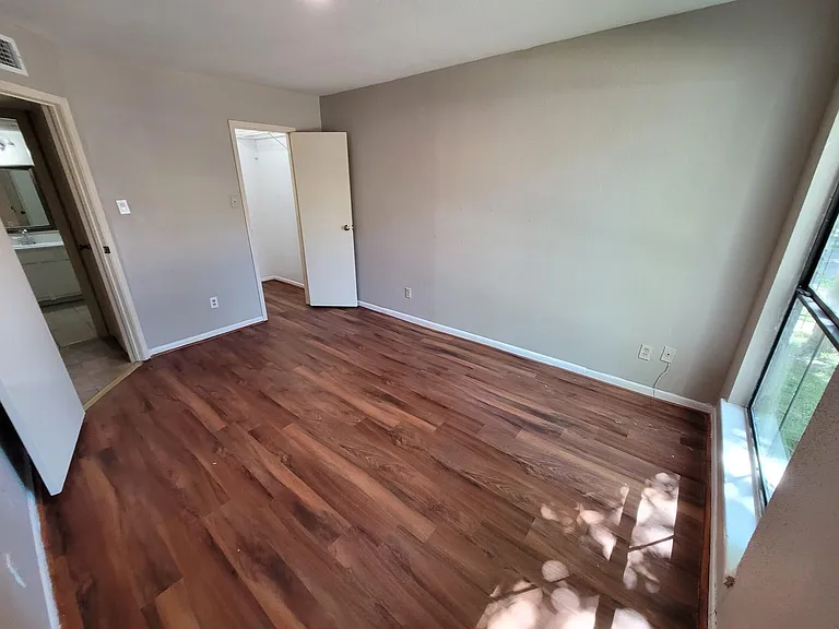 2814 S Bartell Dr #10 — Photo 14