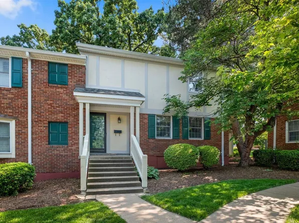 9014 W Swan Cir, Saint Louis, MO 63144