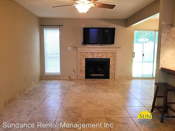 3rd image of 31 Park Cir SE Unit 6