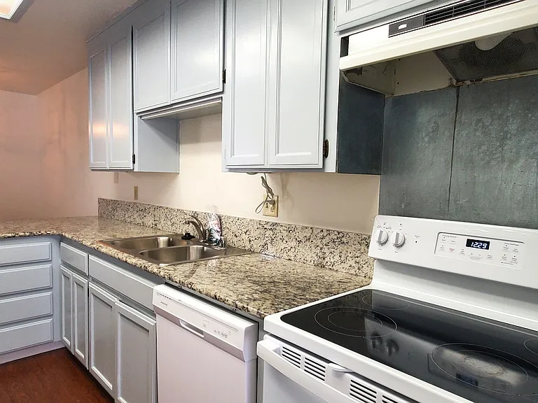 37763 Cedar Blvd — Photo 11