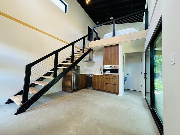 2nd image of 2212 Henderson Dr