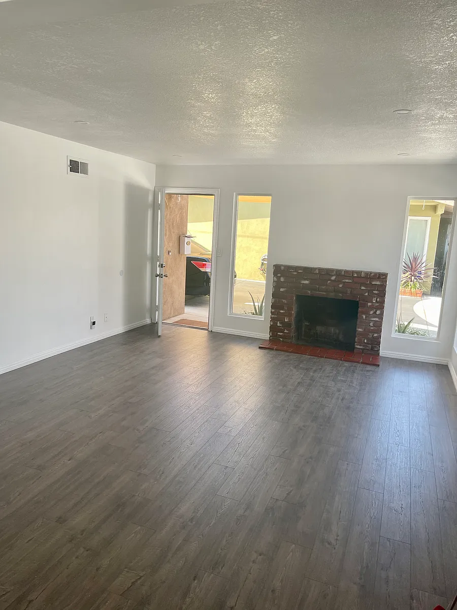 Building Photo - Aileron Ave