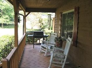 27 Juniper Ln SE, Cartersville, GA 30121