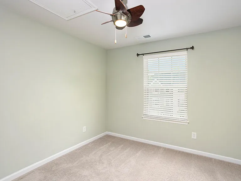 410 Cross Country Way — Photo 16