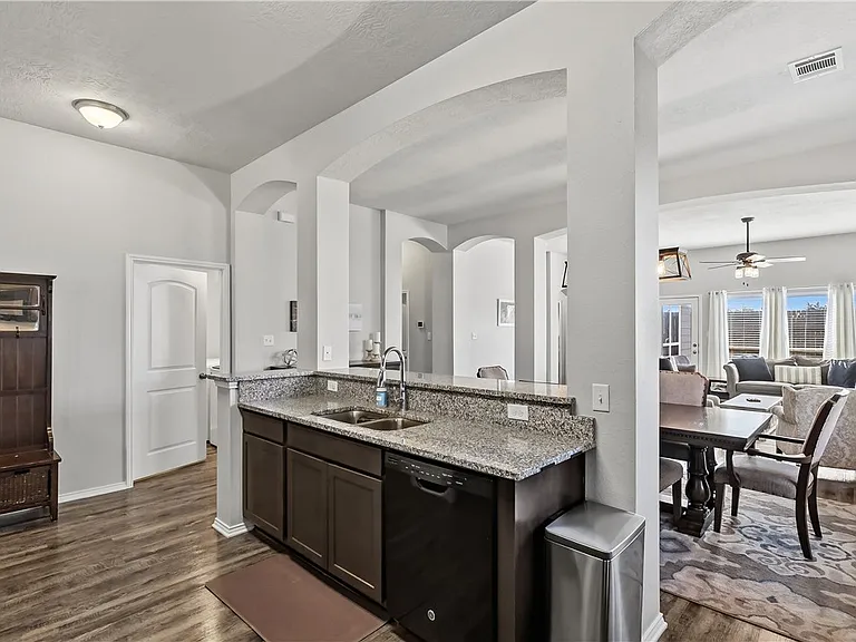 2721 Porters Way — Photo 8
