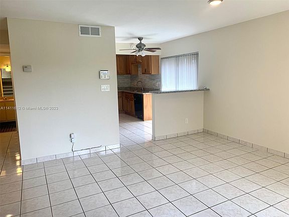 3rd image of 2361 Bayberry Dr #2361