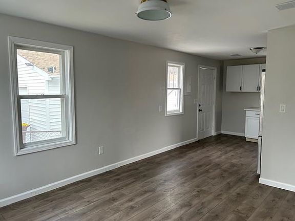 4th image of 3416 Blackstone Ave