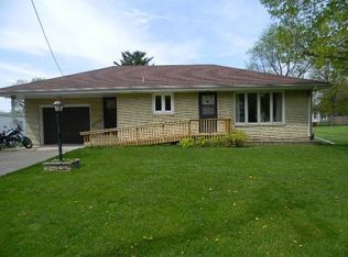 410 W 4th St, Lostant, IL 61334