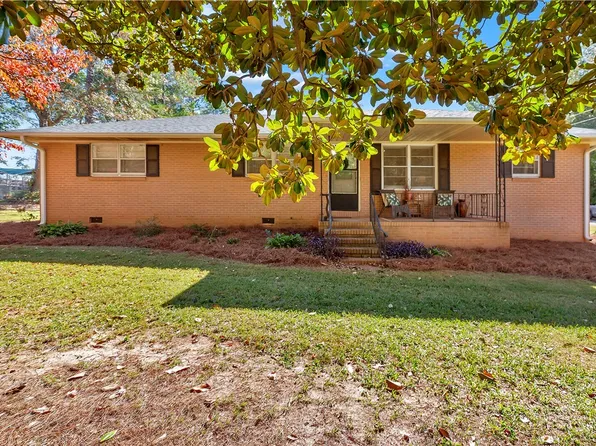 124 Ashley Dr, Pelzer, SC 29669