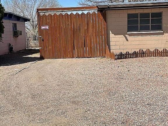 2nd image of 2709 Dakota St NE