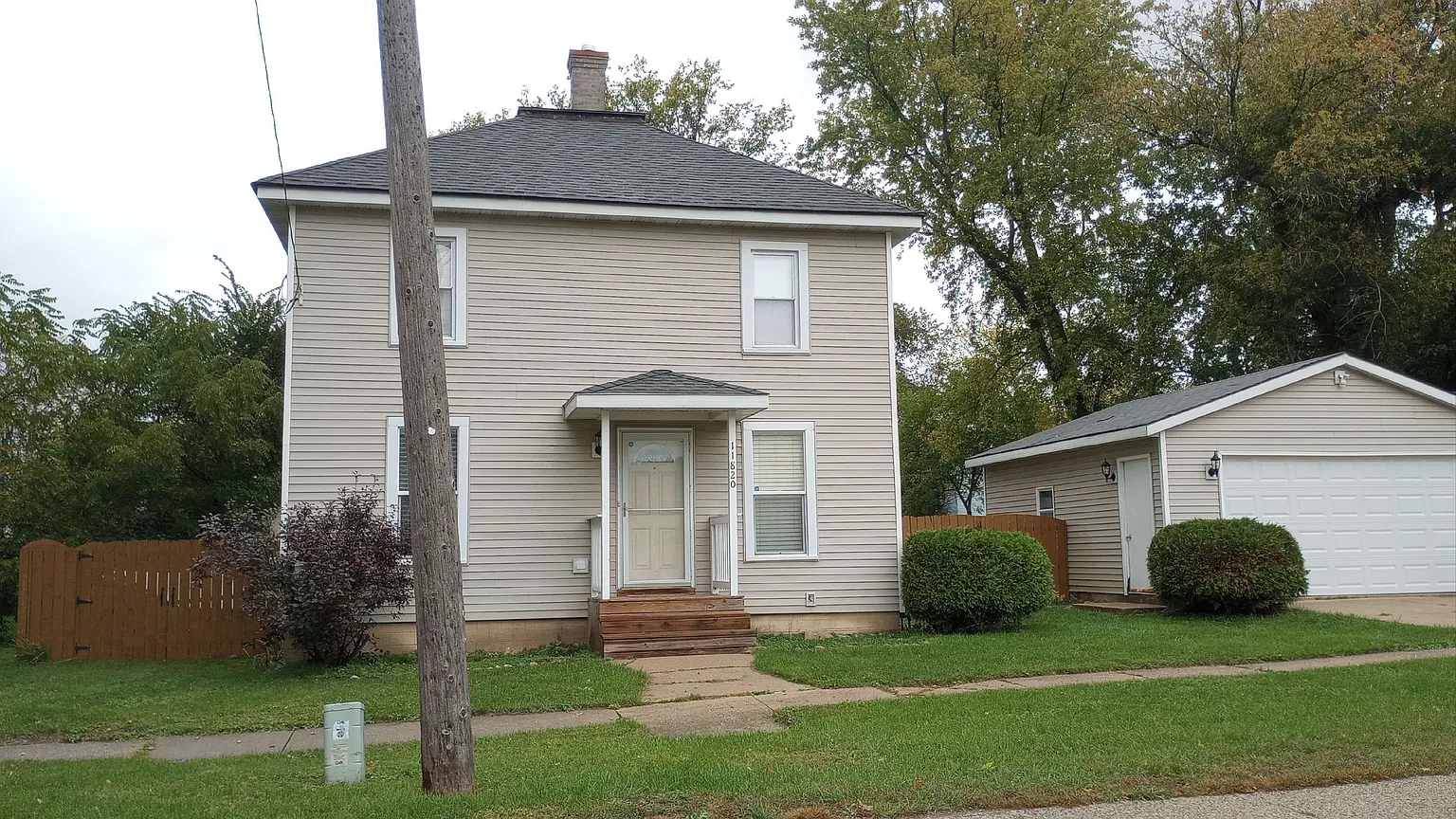 11820 Prairie Ave photo 1